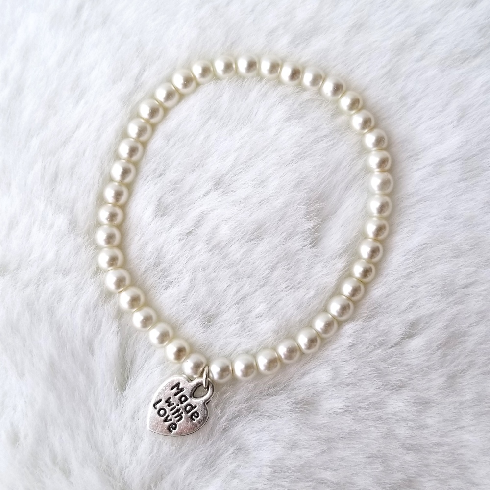 Ivory Pearl Beaded Bracelet 🌿